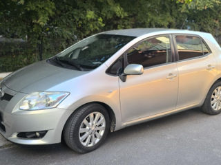 Toyota Auris foto 1