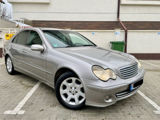 Mercedes C-Class foto 3