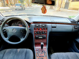 Mercedes E-Class foto 3