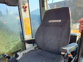 Колесный  экскаватор Liebherr A900B фото 8