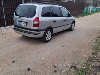 Opel Zafira foto 7