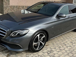 Mercedes E-Class foto 2