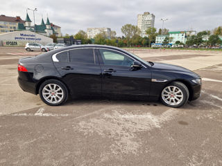 Jaguar XE foto 3