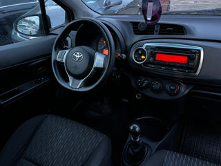 Toyota Yaris foto 8