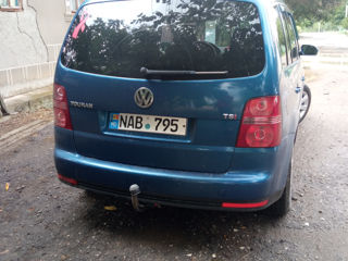 Volkswagen Touran foto 9