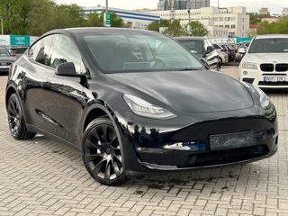 Tesla Model Y foto 5