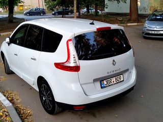 Renault Grand Scenic foto 2