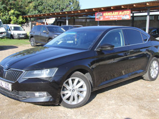 Skoda Superb foto 1