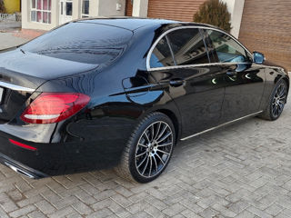 Mercedes E-Class foto 3