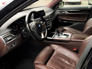 BMW 7 Series foto 7