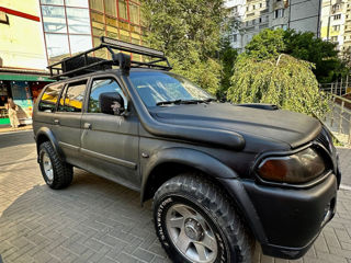 Mitsubishi Pajero Sport foto 3