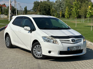 Toyota Auris foto 1