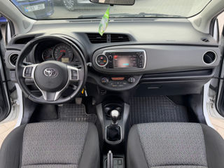 Toyota Yaris foto 8