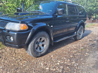 Mitsubishi Pajero foto 4