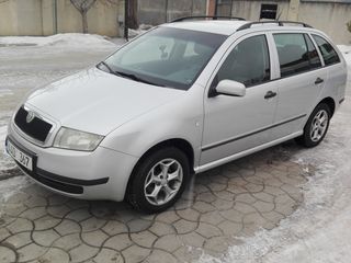 Skoda Fabia foto 2