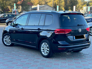 Volkswagen Touran foto 3