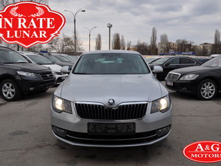 Skoda Superb foto 2