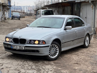 BMW 5 Series foto 3