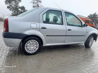 Dacia Logan foto 3