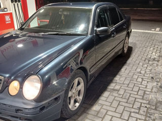 Mercedes E-Class foto 4