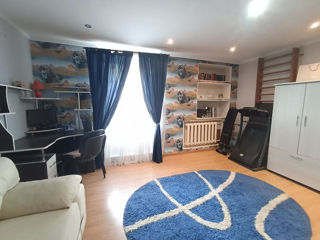 Apartament cu 3 camere, 103 m², 8 cartier, Bălți foto 3