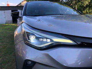 Toyota C-HR foto 12