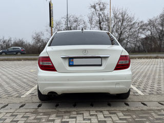 Mercedes C-Class foto 5