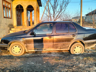 Volkswagen Vento foto 2