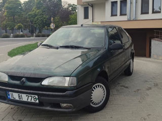 Renault 19