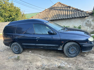 Renault Laguna foto 2