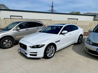 Jaguar XE foto 6