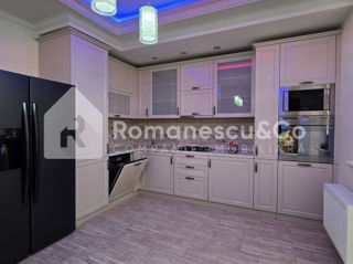 Apartament cu 2 camere, 90 m², Centru, Chișinău foto 5