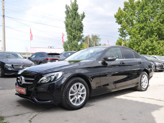 Mercedes C-Class foto 1