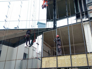 Alpinism industrial, lucrări la mare altitudine de orice complexitate, servicii de alpinism foto 6