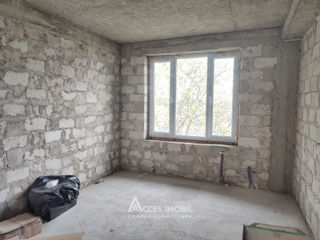 Casă în 3 niveluri! Codru, str. Livădarilor, 220m2 + 6 ari! foto 5