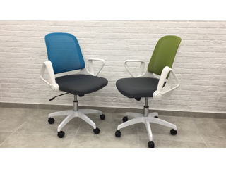 SmartPoint White - 2'200 лей. Кресла и стулья для офиса и дома.
