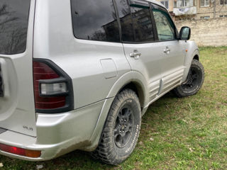 Mitsubishi Pajero фото 2