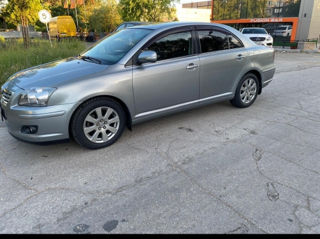 Toyota Avensis foto 2