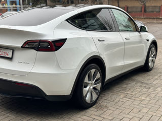 Tesla Model Y foto 8