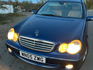 Mercedes C-Class foto 3