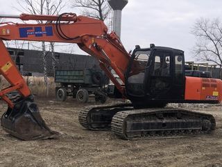 Excavator pe șenile Fiat-Hitachi EX235 foto 1