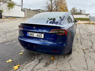 Tesla Model 3 foto 4