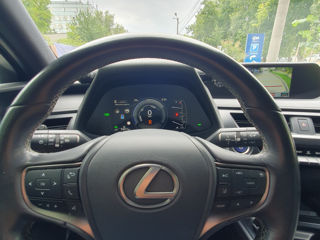 Lexus UX foto 9