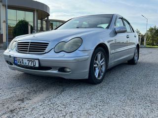 Mercedes C-Class foto 6