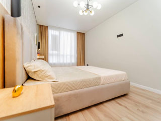 Apartament cu 2 camere, 68 m², Centru, Chișinău foto 3