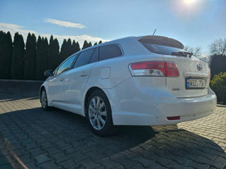 Toyota Avensis foto 3