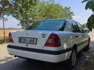 Mercedes C-Class foto 5