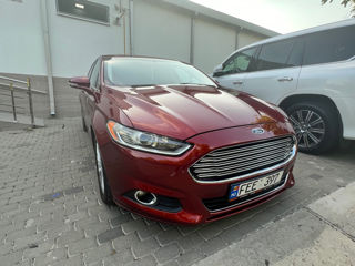 Ford Fusion foto 2