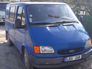 Ford Transit foto 1