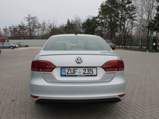 Volkswagen Jetta foto 5